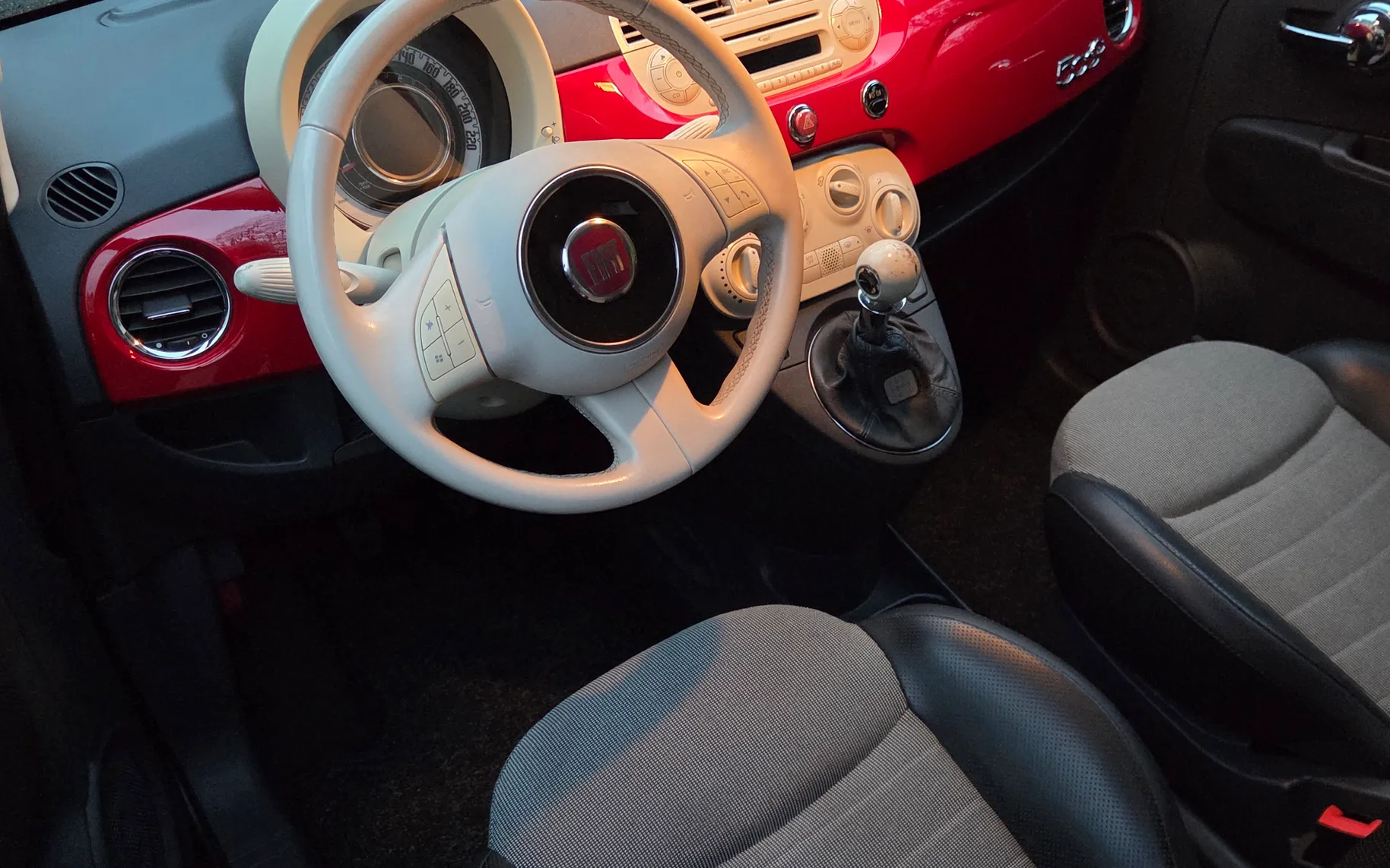 Notranja slika - Fiat 500 - 1,2 8V Lounge - 7