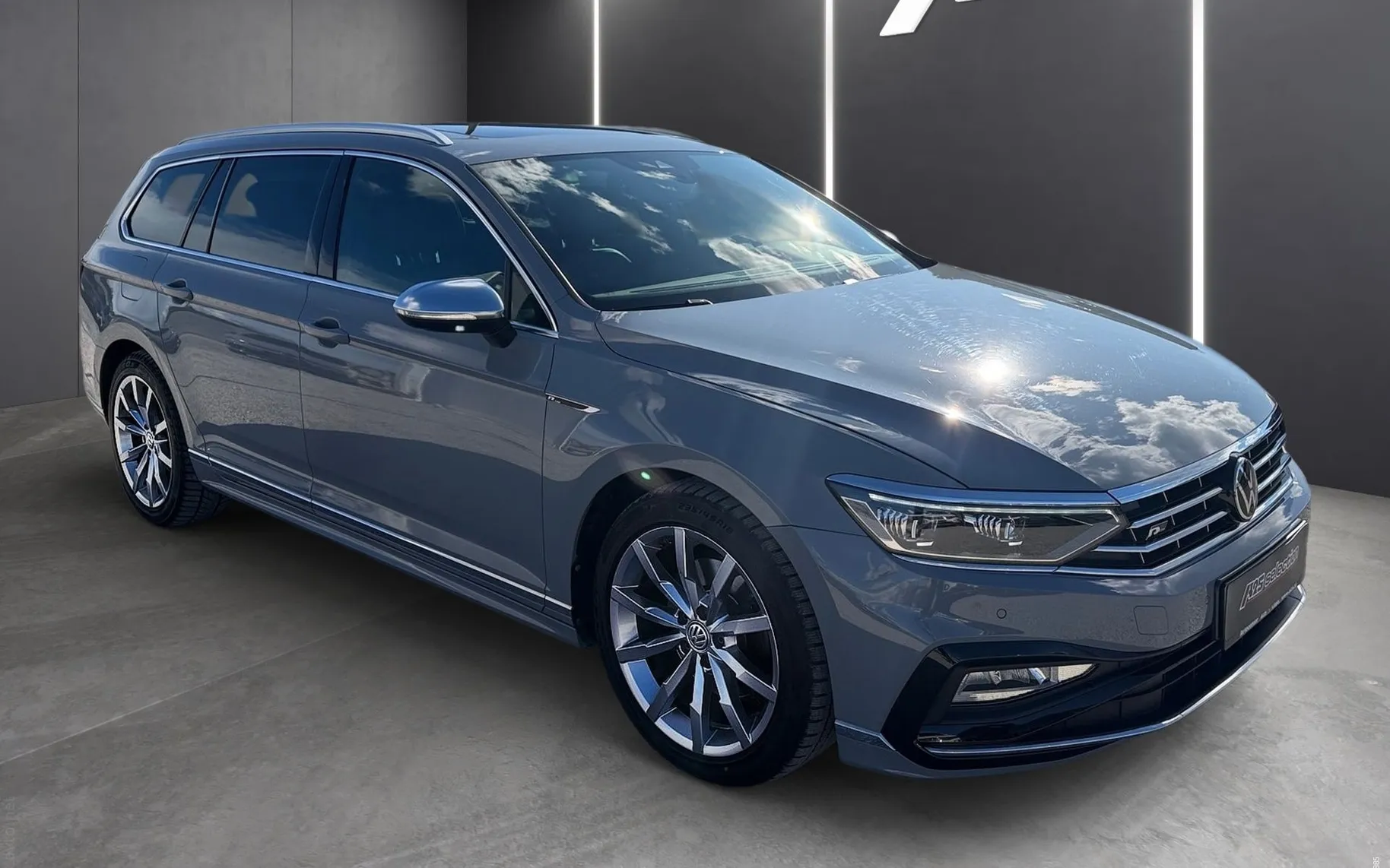 Zunanja slika - Volkswagen Passat Variant - 2.0 TDI BMT R-LINE 4MOTION DSG - 2