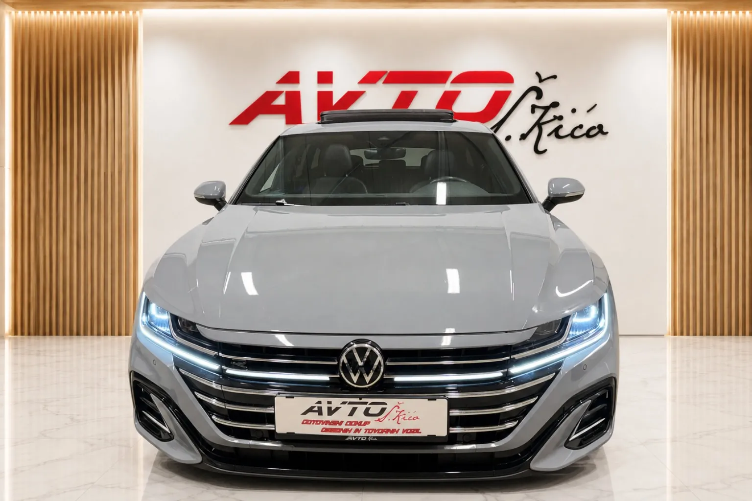 Notranja slika - Volkswagen Arteon Shooting Brake - 2.0 TDI-R-LINE-PANORAMA-VIRTUAL-ACC-KAMERA-NAVI-.. - 17