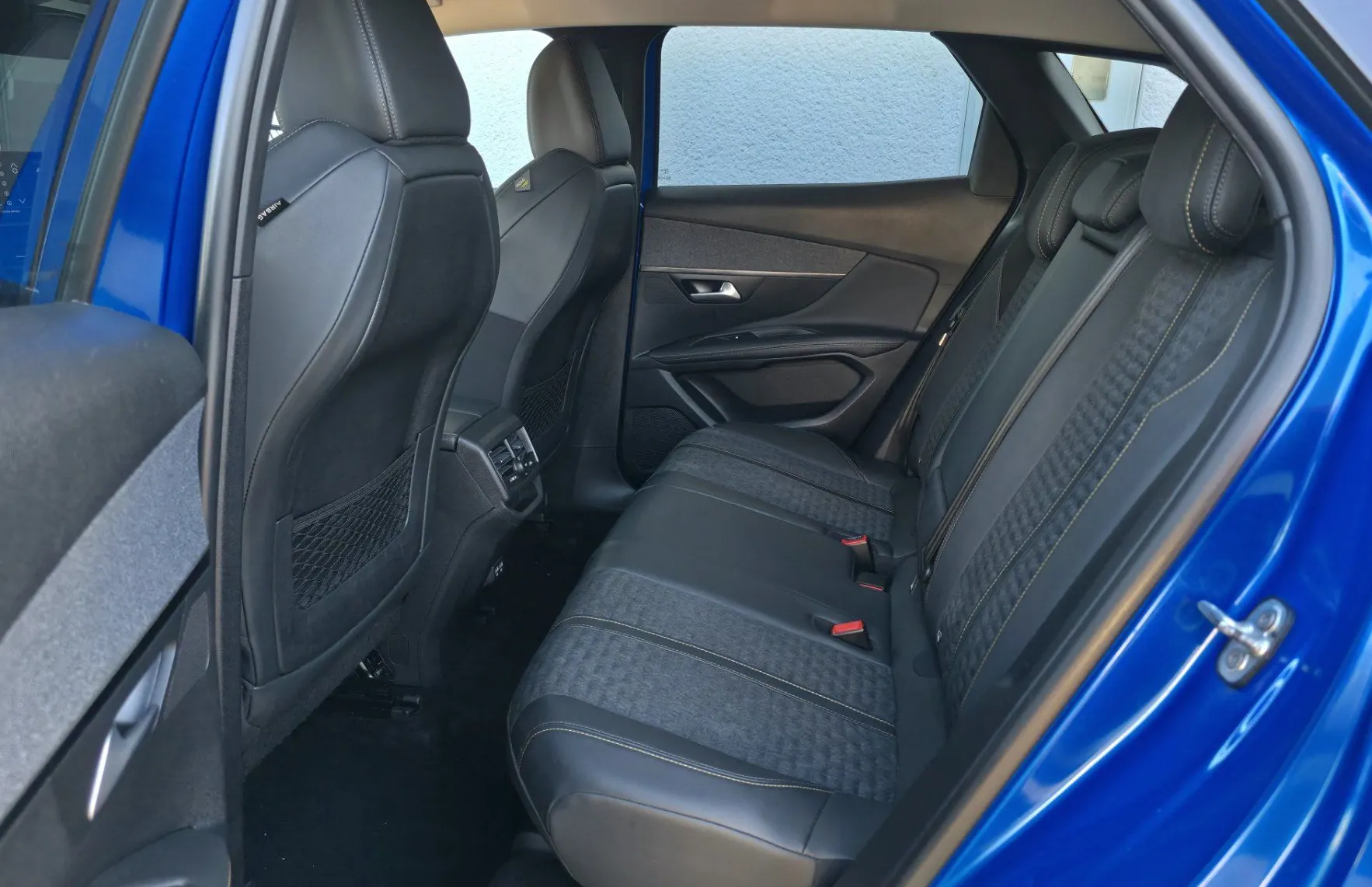 Zunanja slika - Peugeot 3008 - 1.5HDI EAT8 Road Trip LED•BLIS•KEYLESS•KAMERA•18C• - 7
