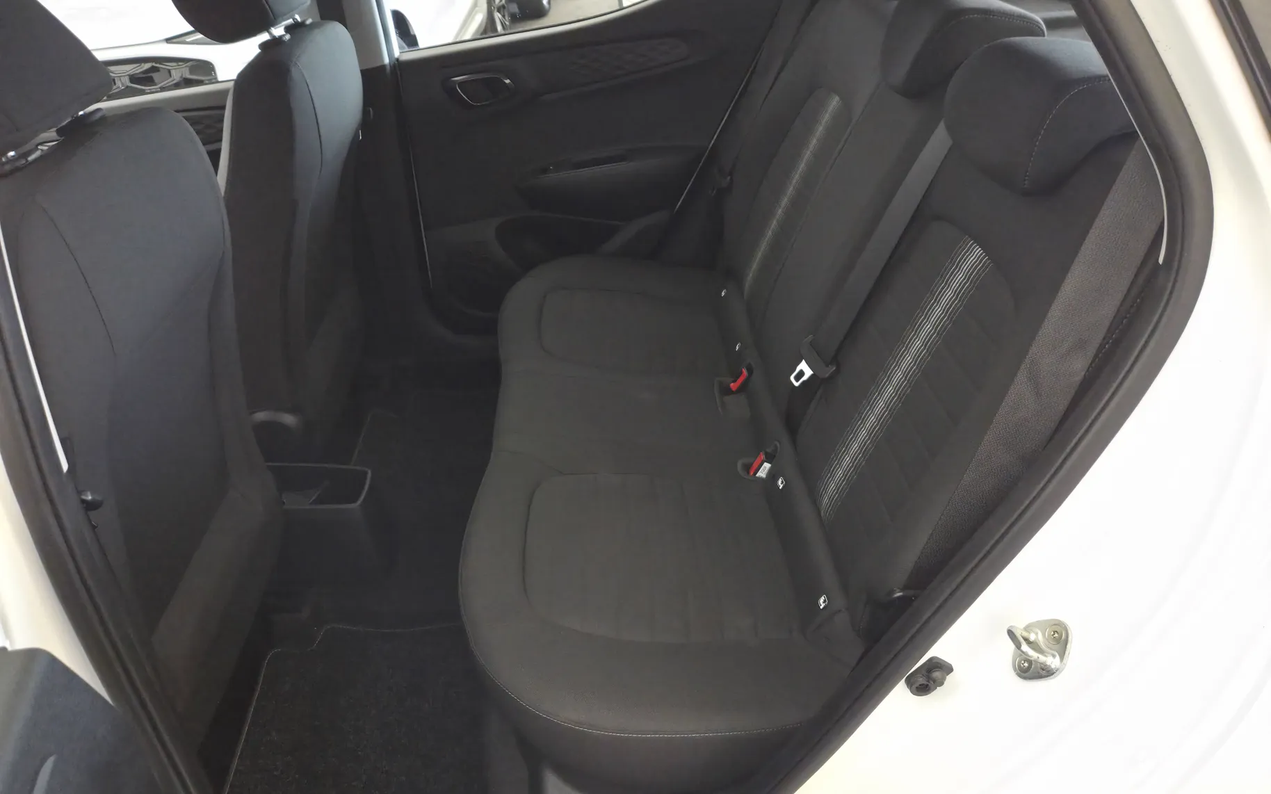 Zunanja slika - Hyundai i10 - 1.0 Style KLIMA-1.LASTNIK-TOUCH SCREEN-LANE ASSIST - 13