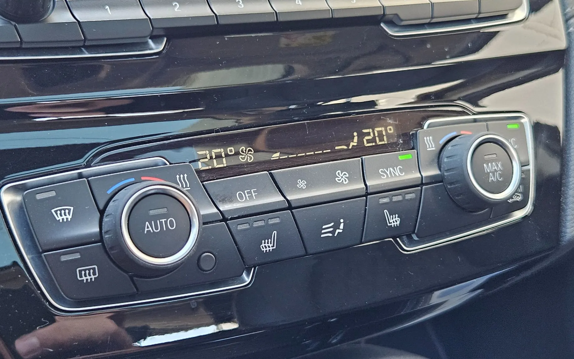 Zunanja slika - BMW X1 - xDrive20d xLine Avt. LED,HUD,USNJE,PANORAMA - 15