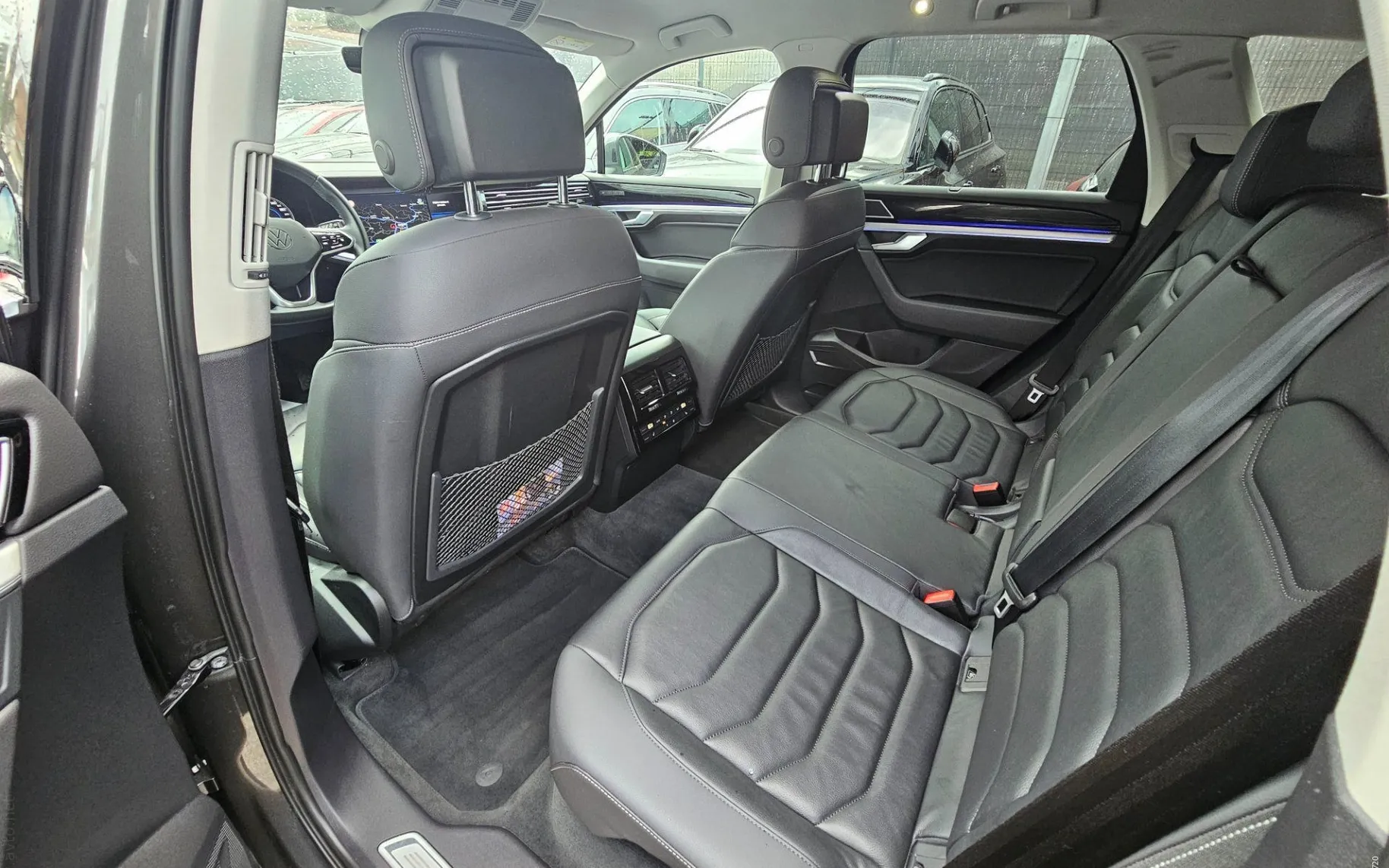 Notranja slika - Volkswagen Touareg - 4motion V6 TDI BMT R-Line |VIRTUAL|KLJUKA|WEBASTO| - 10
