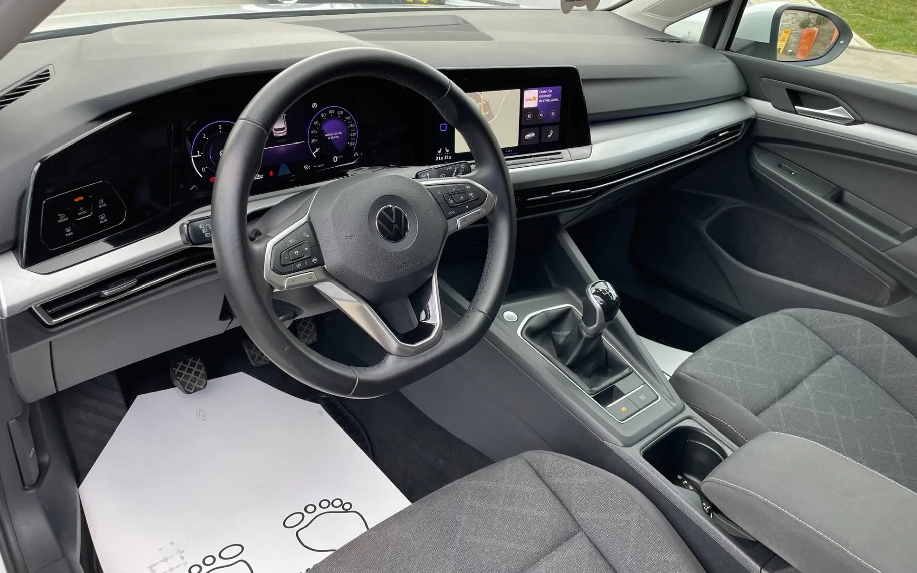 Notranja slika - Volkswagen Golf - 2.0 TDI Life-1 LASTNIK-ALU-NAVI-KAM-ODLIČEN... - 10