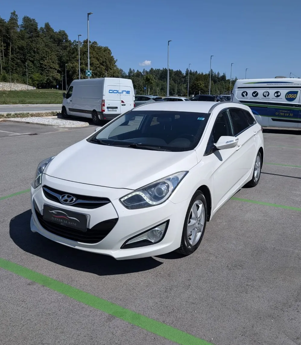 Zunanja slika - Hyundai i40 - Wagon 1.7 CRDi Premium - 1