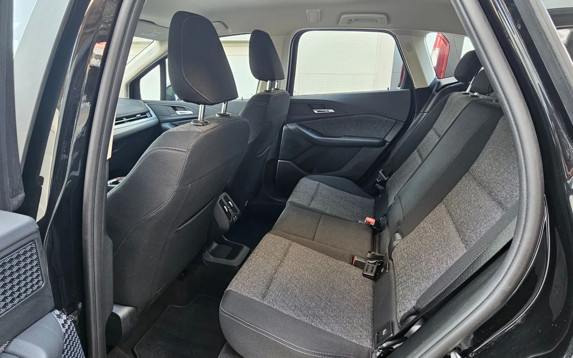 Zunanja slika - BMW Serija 2 - 220i Active Tourer Avt.,KAMERA,KLJUKA,.. - 9