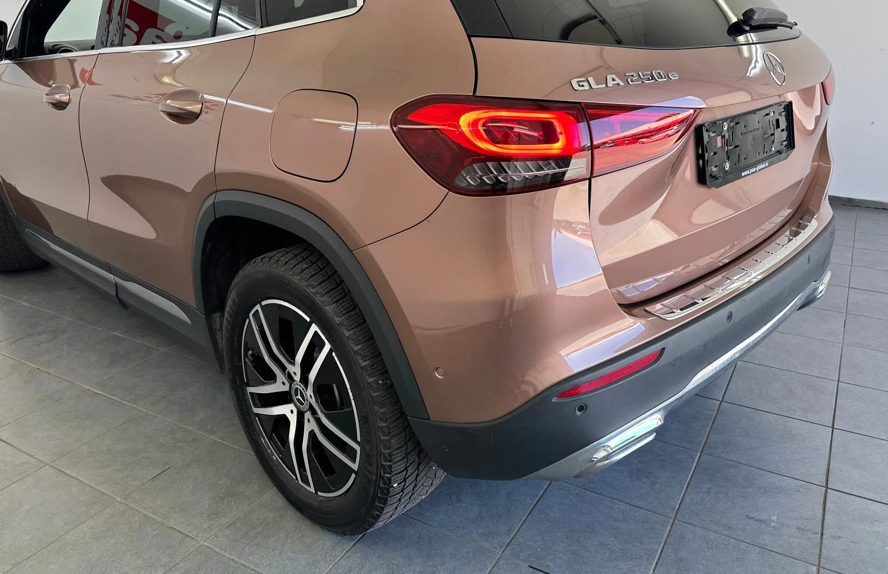 Zunanja slika - Mercedes-Benz GLA-Razred - 250 e Avt.KAMERA.NAVI.ACC.LED.USNJE.SAMO 49.000 KM - 18