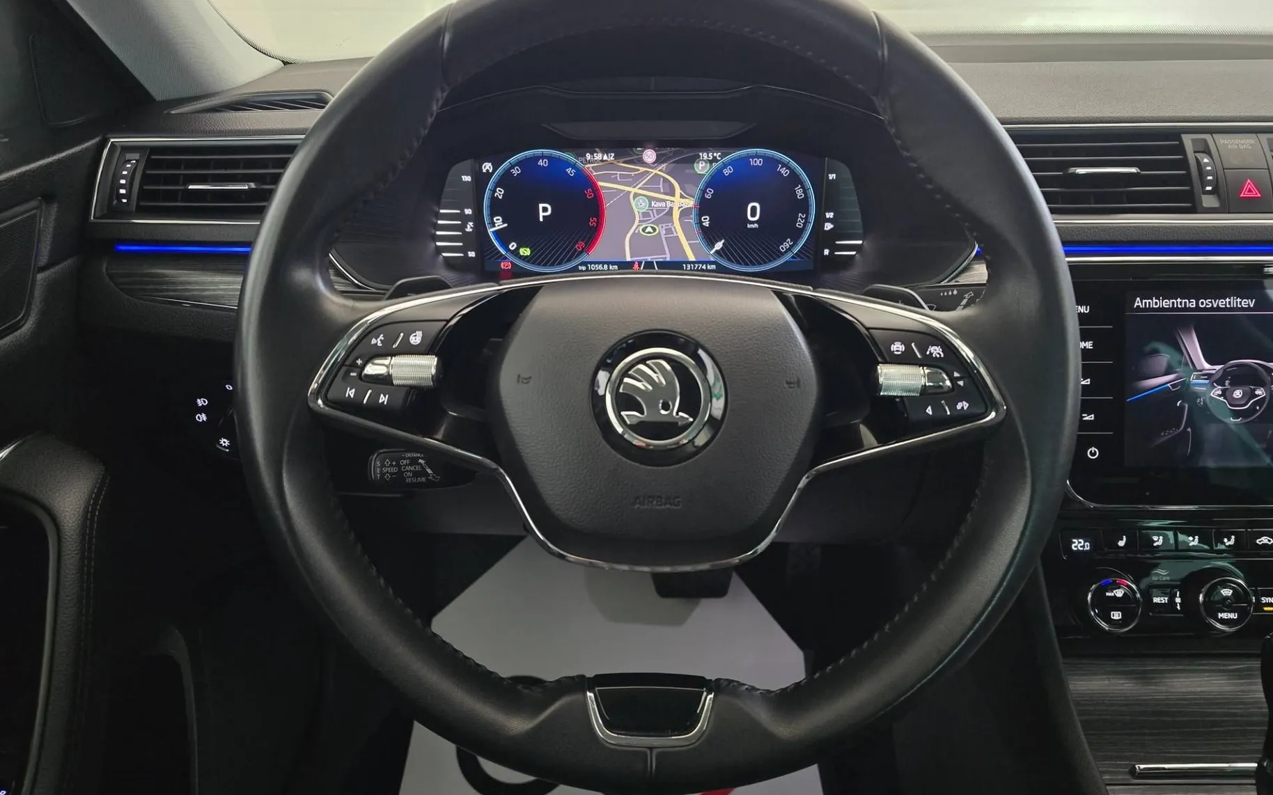 Notranja slika - Škoda Superb - Combi 2.0 TDI Style DSG-Matrix.360kam.usnje+memory - 13