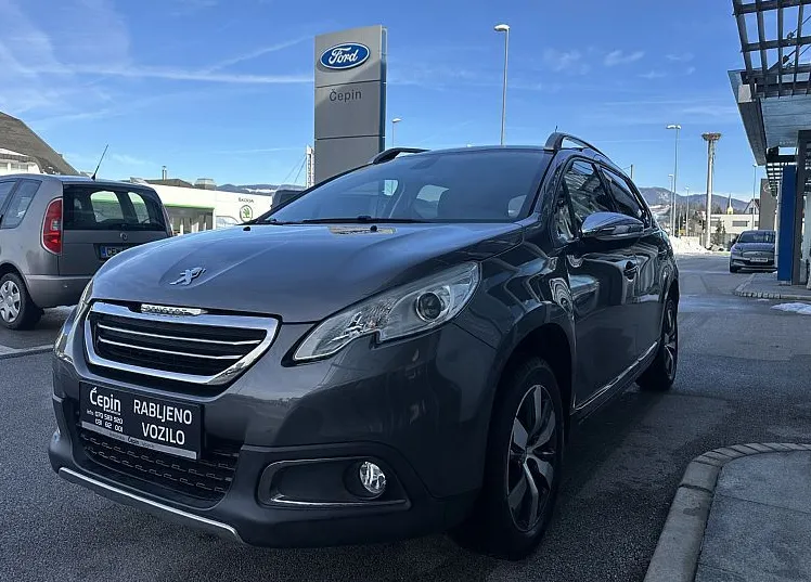 Zunanja slika - Peugeot 2008 - 1.2 PureTech 110 Stop Start ALLURE - 3