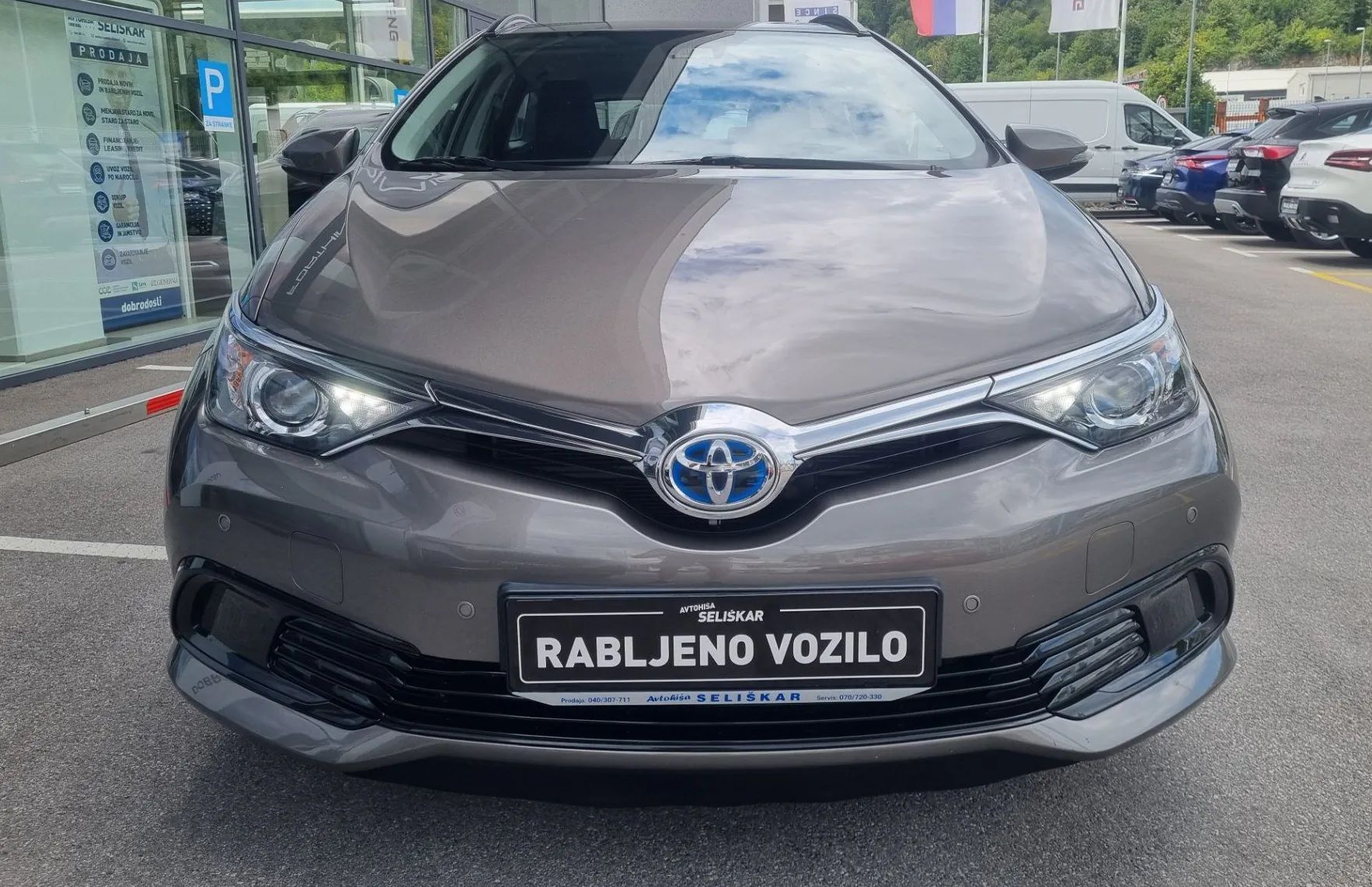 Zunanja slika - Toyota Auris - TOURING 1.8 Hybrid Avtomatik - ZNANA ZGODOVINA - 3