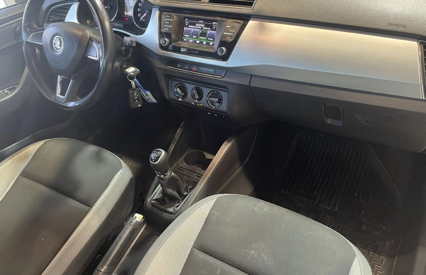 Zunanja slika - Škoda Fabia - 1.4TDI-KLIMA-TEMPOMAT-TOUCH SCREEN - 12