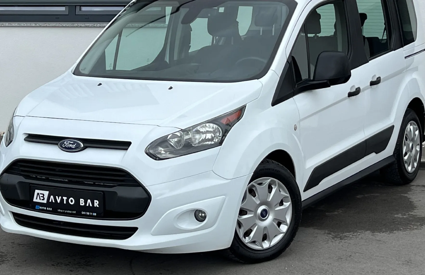 Zunanja slika - Ford Tourneo Connect - 1.5 TDCi+R.KAMERA+PDC+KLJUKA+NOSILCI - 1