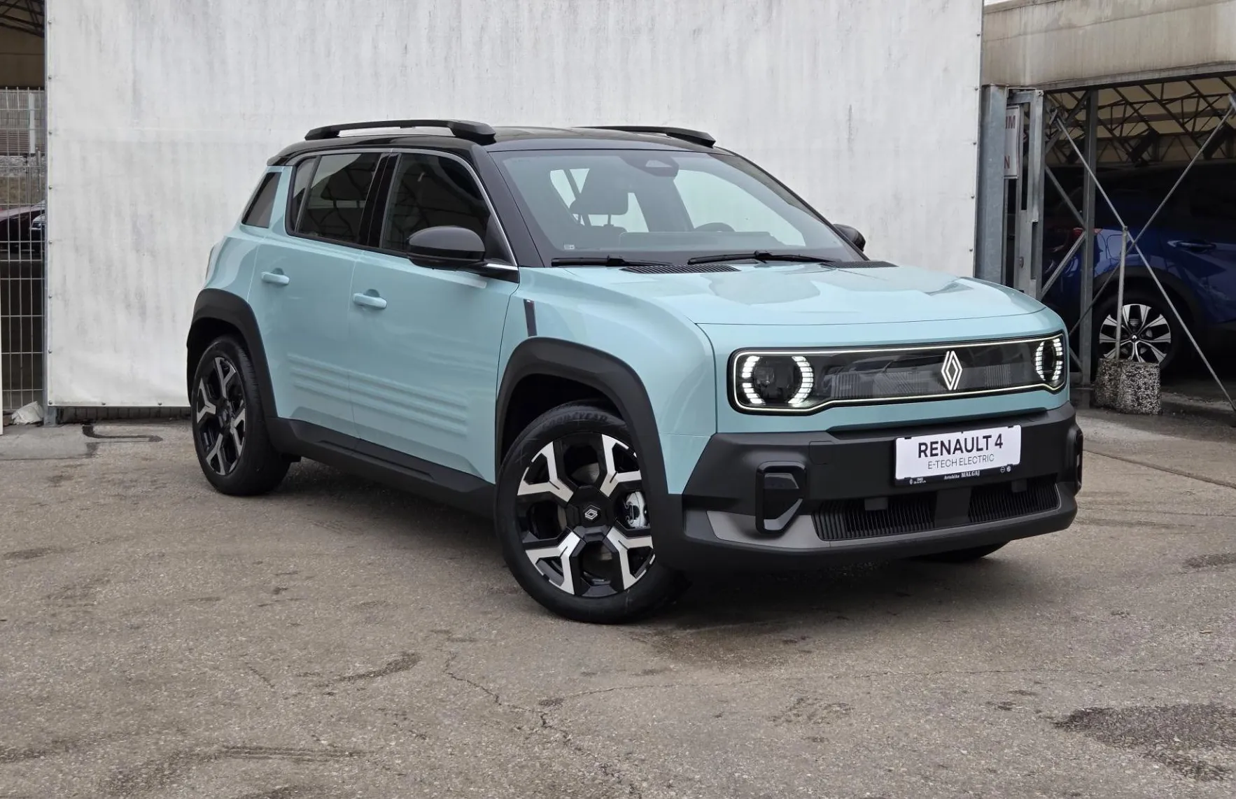 Zunanja slika - Renault 4 E-tech - Techno EV52 150 Comfort Range+Iconic polepitev - 3