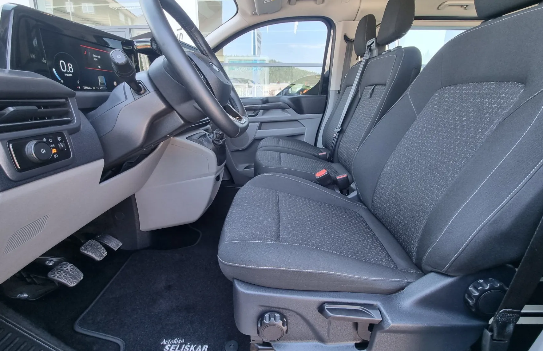 Zunanja slika - Ford Tourneo - Custom 2.0 TDCi TREND L2 - 9 SEDEŽEV - TOP OPREMA - 12