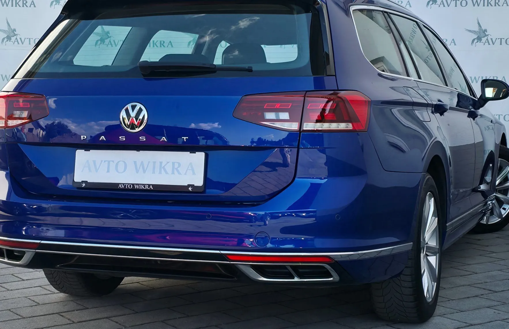 Zunanja slika - Volkswagen Passat - Variant 2.0TDI R-line LED•ACC•LANE•AMBIENT•NAVI•2X-PDC•17C - 4