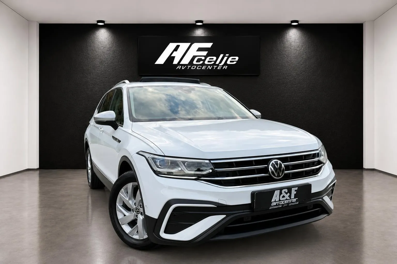 Zunanja slika - Volkswagen Tiguan Allspace - 2.0 TDI-4X4-DSG-H LINE-PANORAMA-VIRTUAL-MASAŽA- - 3