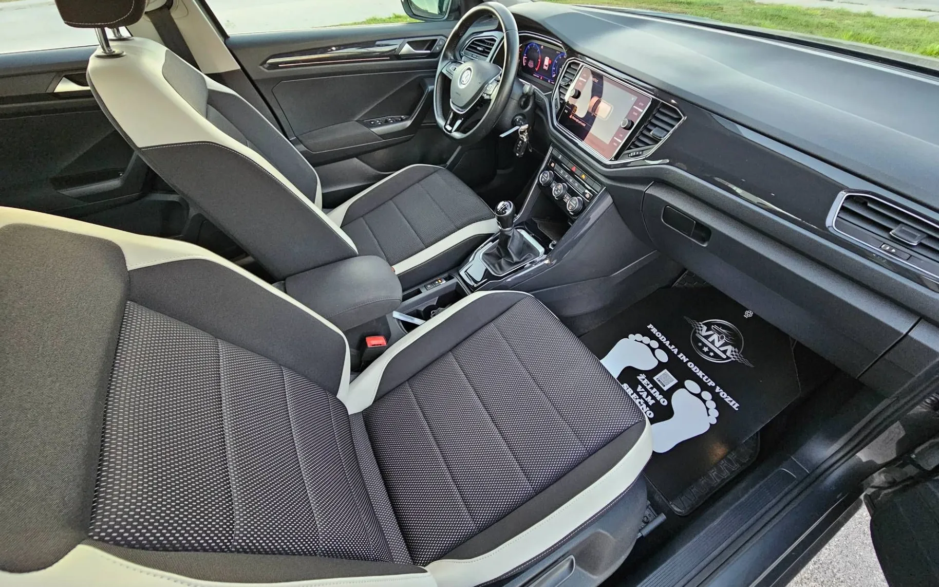 Notranja slika - Volkswagen T-Roc - 2.0 TDI BMT Sport |VIRTUAL|RADAR|BLIS|LANE|SLO|TOP - 9