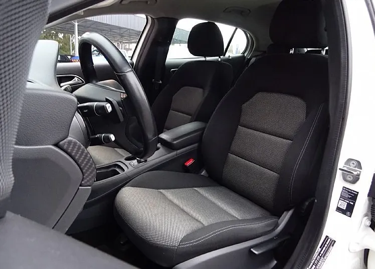 Zunanja slika - Mercedes-Benz GLA-Razred - GLA 200 d 136KM Avt.7G - KOT NOV - SERVISIRAN - - 8