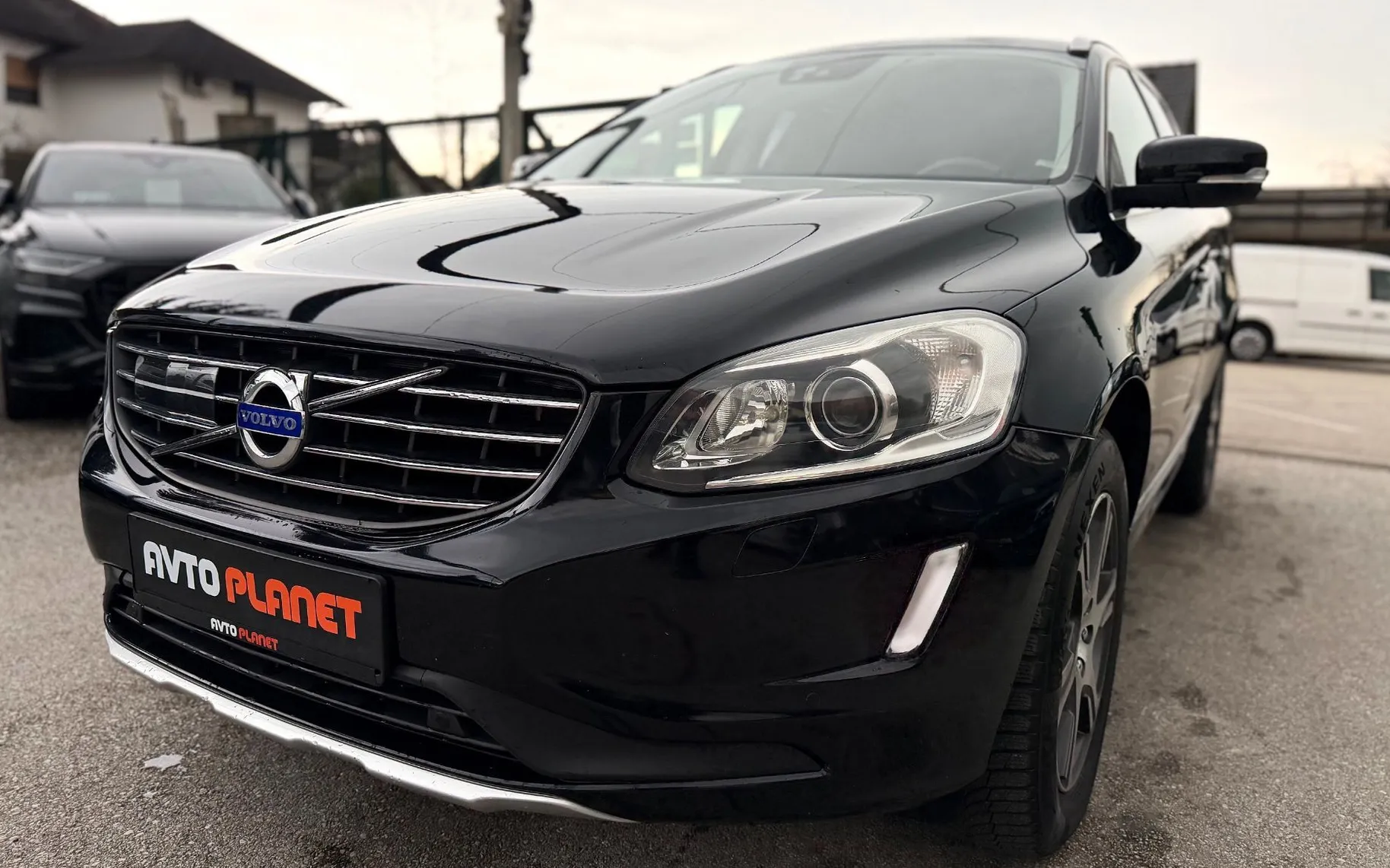 Zunanja slika - Volvo XC60 - D4 Summum AUT. LED XENON ACC NAVI BLS VIRTUAL - 8