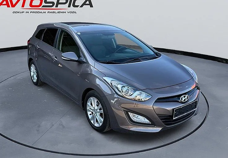Zunanja slika - Hyundai i30 Wagon - 1.4 CRDi Style - 2