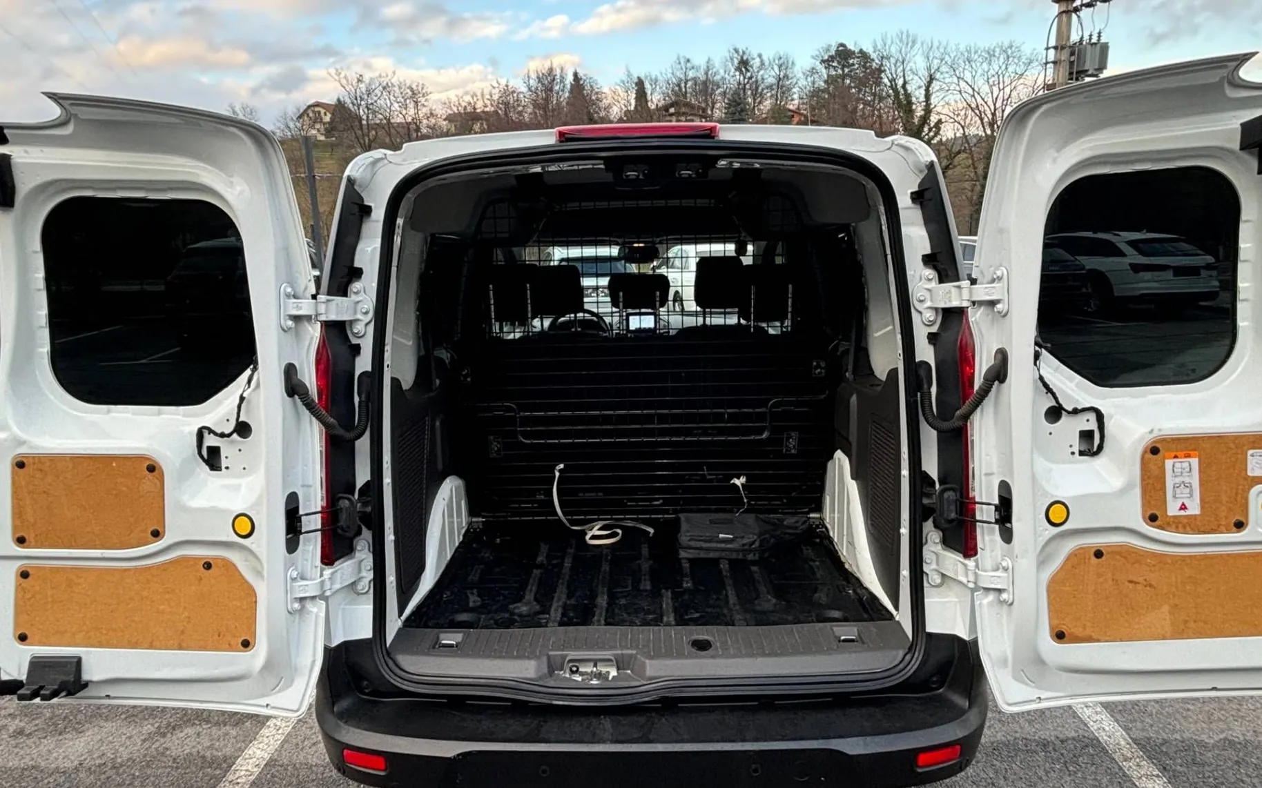 Zunanja slika - Ford Tourneo Connect - 1.5 TDCi N1-KAMERA-NAVI-PDC... - 11