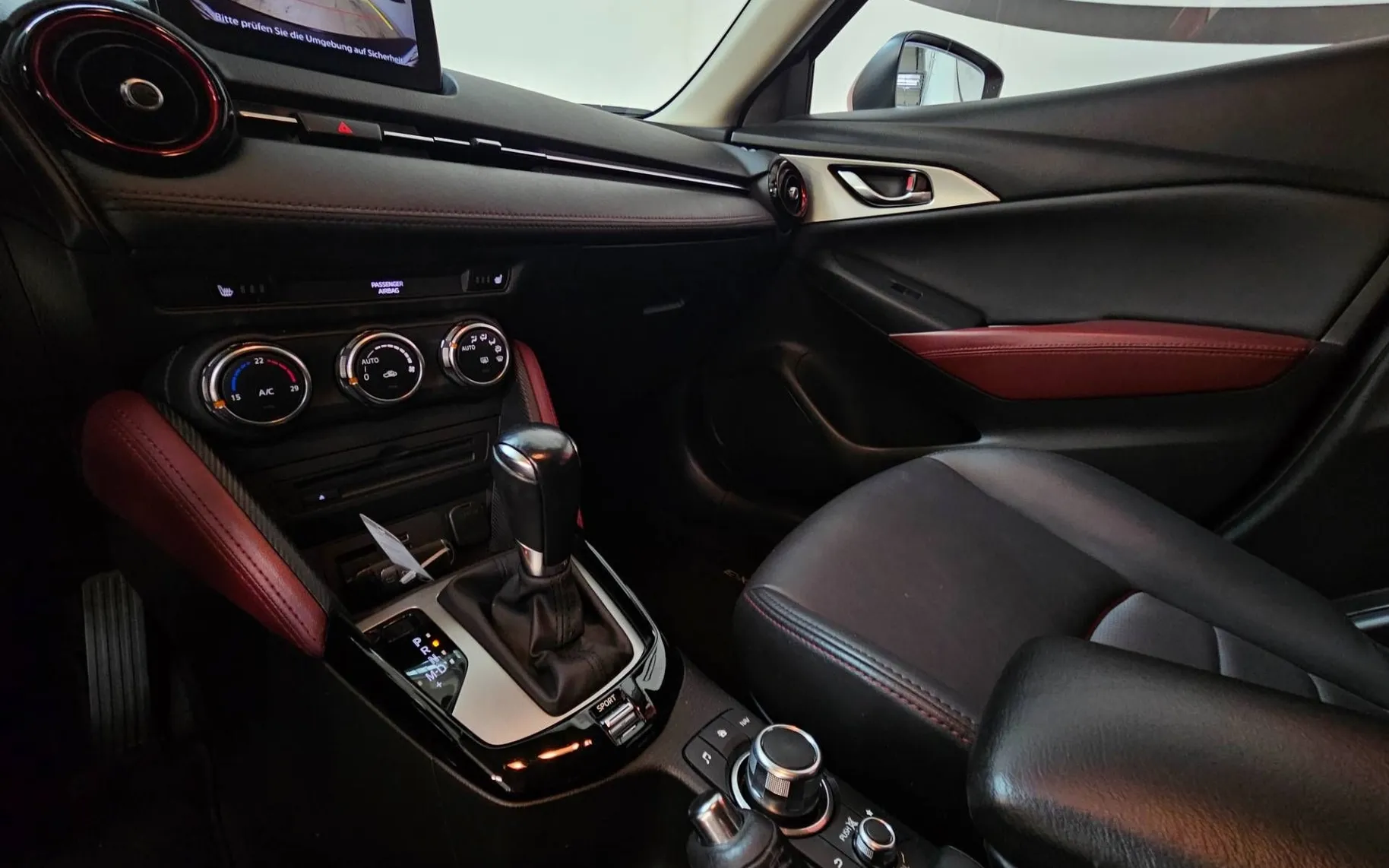 Notranja slika - Mazda CX-3 - G150 AWD Avt. - 8