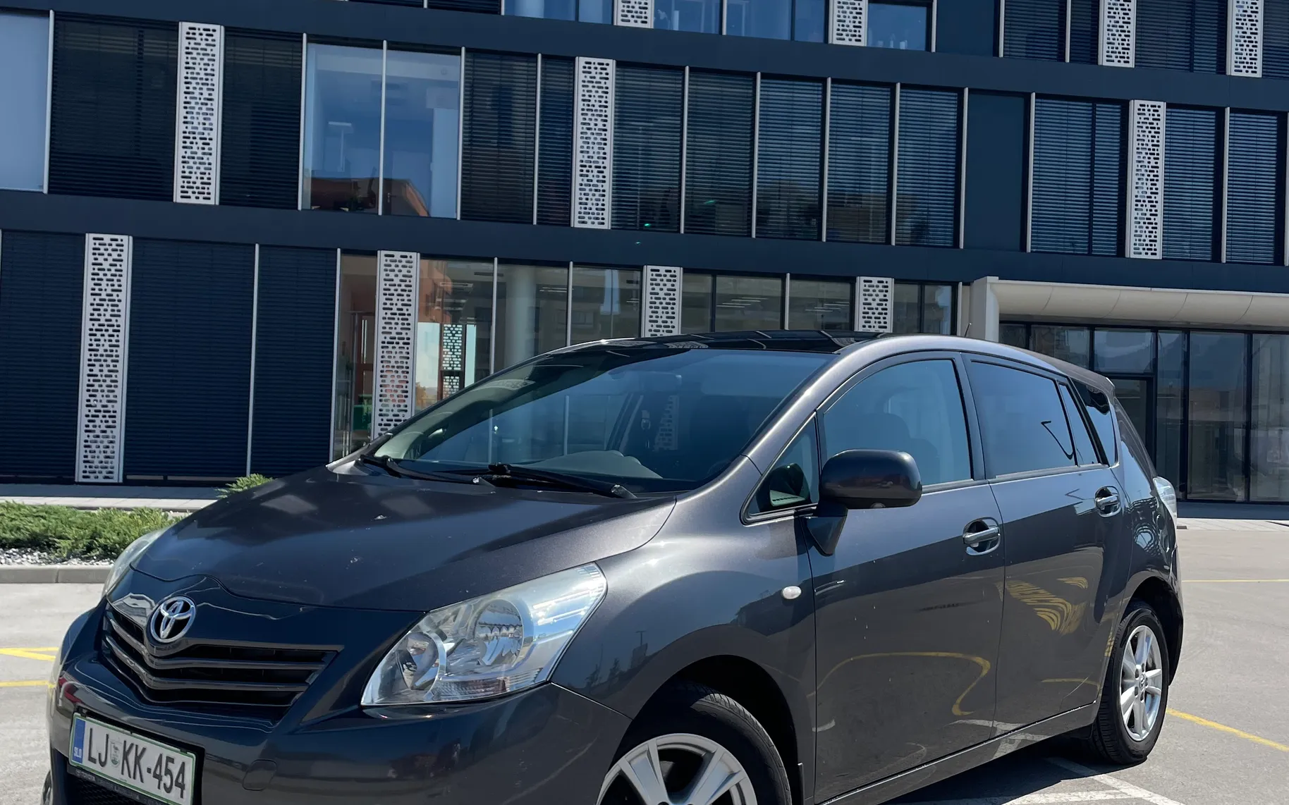 Zunanja slika - Toyota Verso - Toyota  2.0D - 3