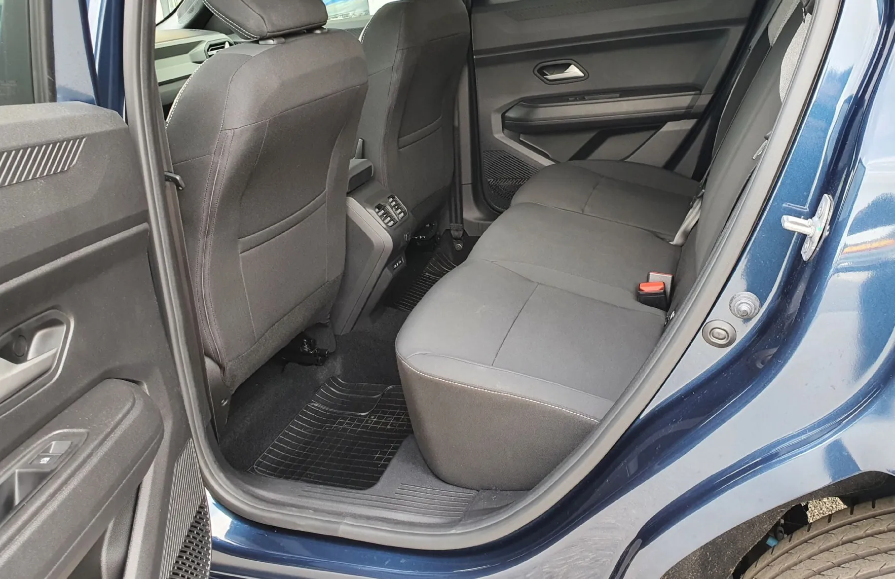 Zunanja slika - Dacia Bigster - mild hybrid 140 Journey - 9