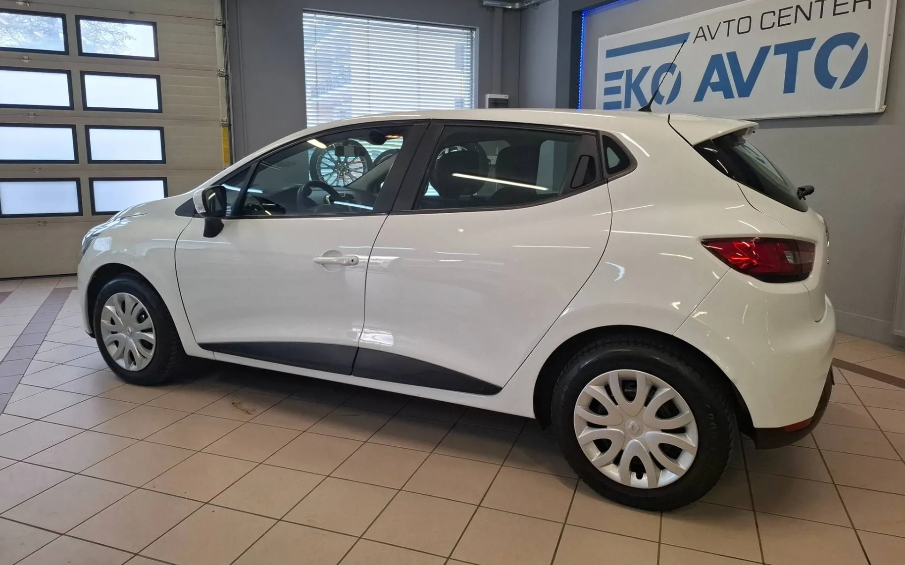 Zunanja slika - Renault Clio - TCe 90 1LASTNIK-SLO VOZILO-KREDIT BREZ POLOGA - 4