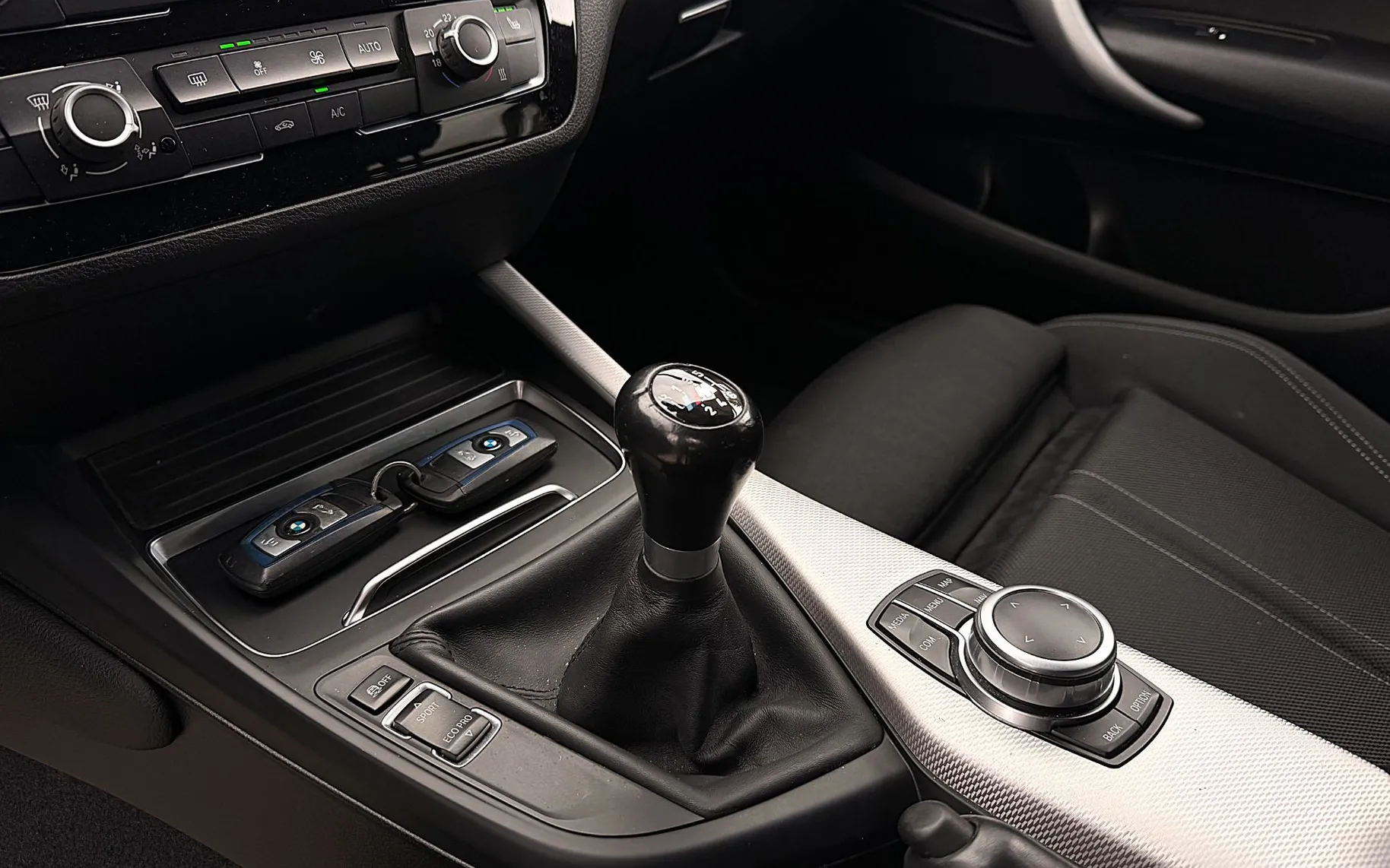 Zunanja slika - BMW Serija 1 - : 118i M Sport Shadow 1.LASTNIK FULL LED NAVI ALU 18 - 19