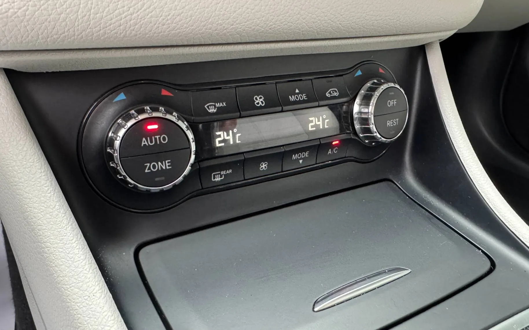 Zunanja slika - Mercedes-Benz GLA-Razred - STYLE°1.LAST°SLO°LED°DIG.KLIMA°PARK.SEN°96.000 KM - 17