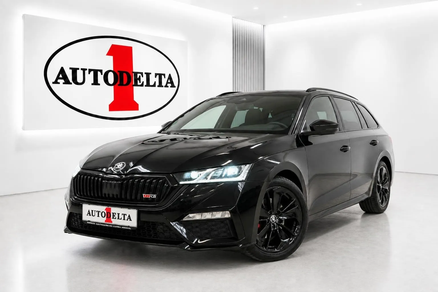 Zunanja slika - Škoda Octavia - Combi 2.0 TDI RS DSG - 1