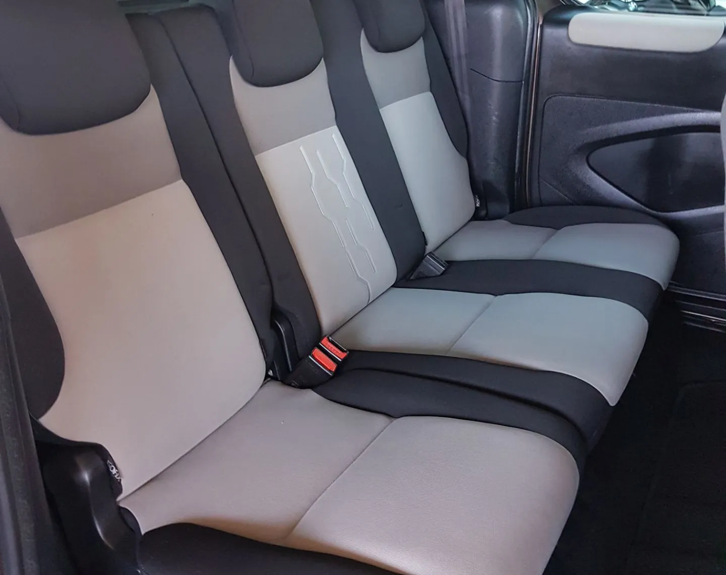 Zunanja slika - Peugeot Partner Tepee - Partner 1.6 e-HDi Active - OPR. VELIKI SERVIS - 12