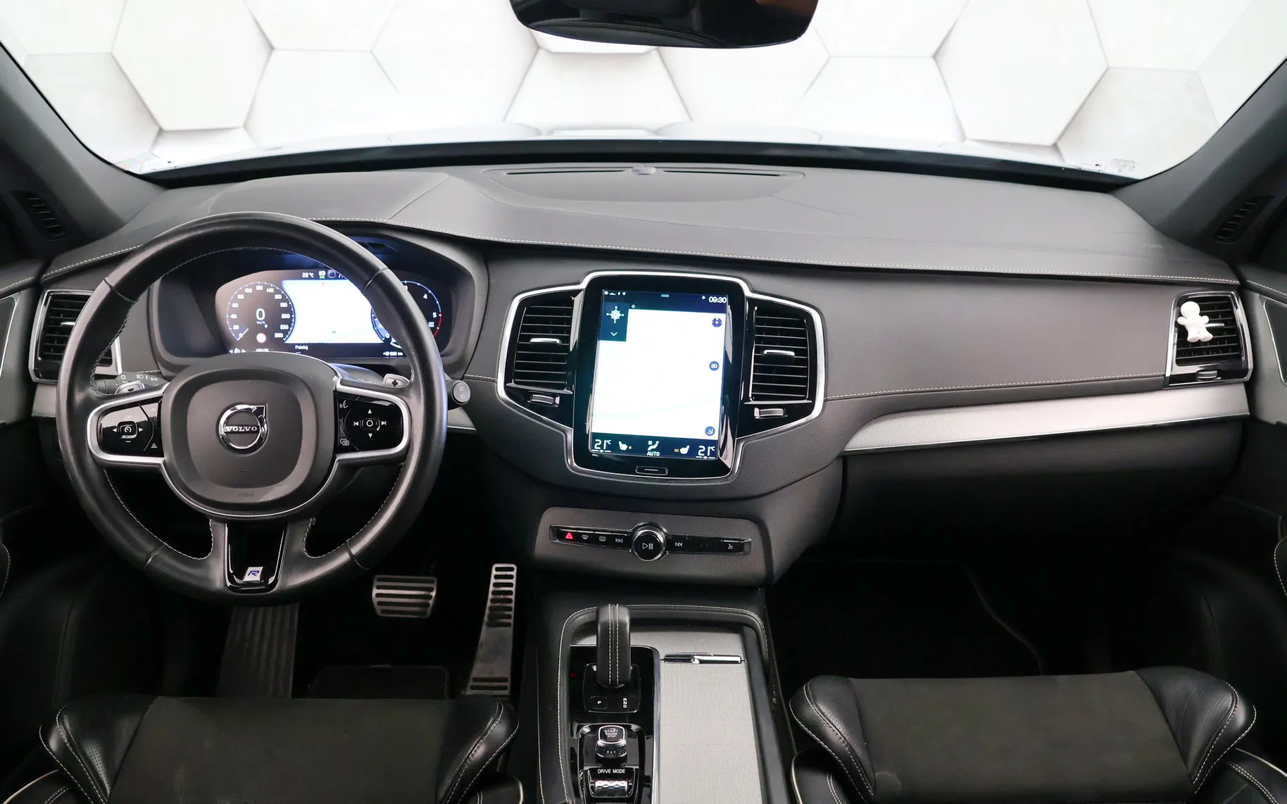 Zunanja slika - Volvo XC90 - B5D 2.0d AWD Geartronic R-Design 235KM - 7