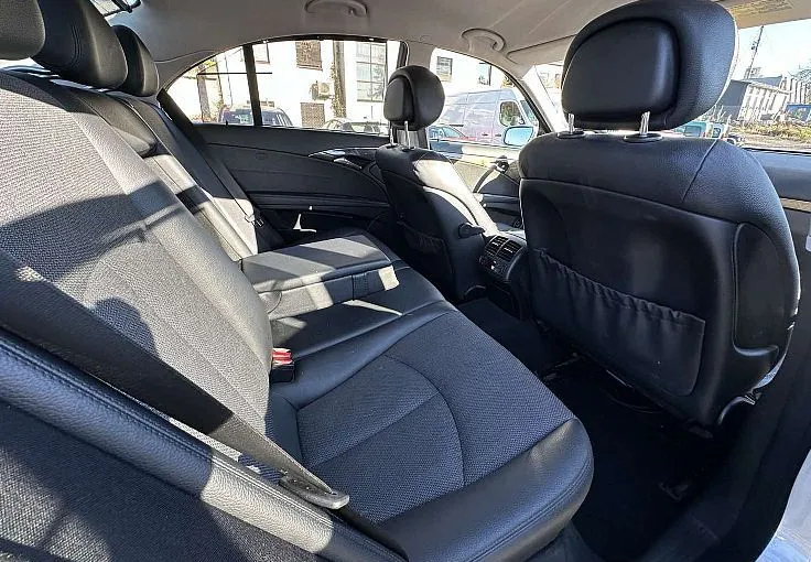 Zunanja slika - Mercedes-Benz E-Razred - E 230 AVANTGARDE + MAX OHRANJEN + BREZ POLOGA - 11