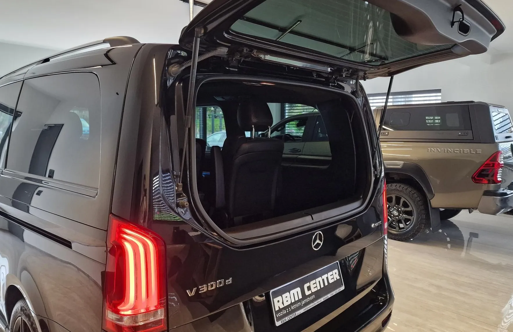 Zunanja slika - Mercedes-Benz V-Razred - V 300d LONG|AMG LINE|4X4|PAN|360|BURMESTER| - 8