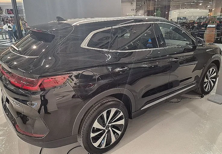 Zunanja slika - BYD SEAL U - DM-i DESIGN AWD PHEV 238kW  skupni doseg 870 km - 2