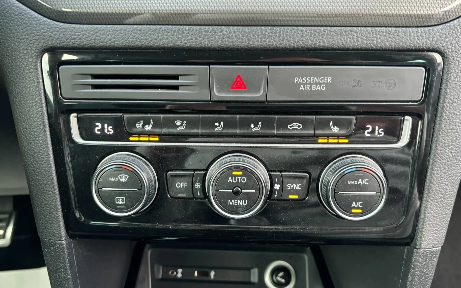 Zunanja slika - VW Golf - Sportsvan 1.0 TSI Highline FUL LED-NAVI-KAMERA-ACC - 12
