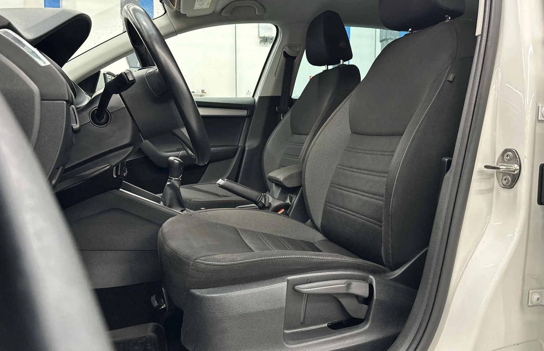 Zunanja slika - Škoda Octavia - Combi 1.6 TDI Family - 10