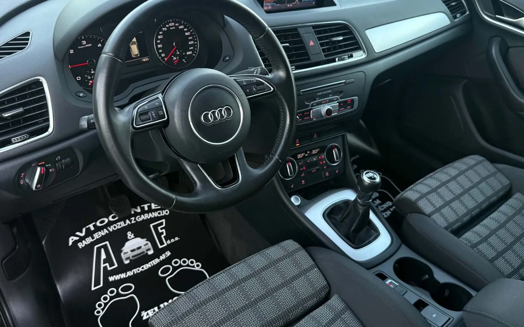 Notranja slika - Audi Q3 - 2.0 TDI-S LINE-XENON+LED-LIZING ZA  TUJCE-NAVI- - 8