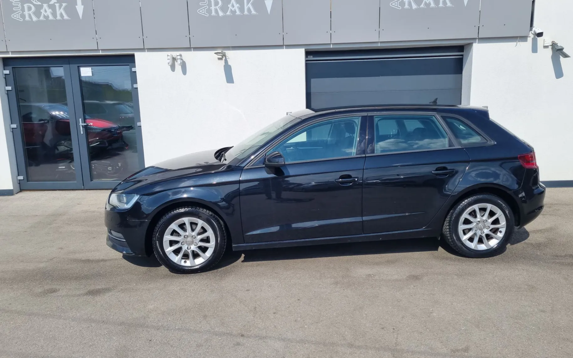 Zunanja slika - Audi A3 - 1.6 TDI NAVI.. VELIK SERVIS.BLUETOOTH HITRI KREDIT - 1