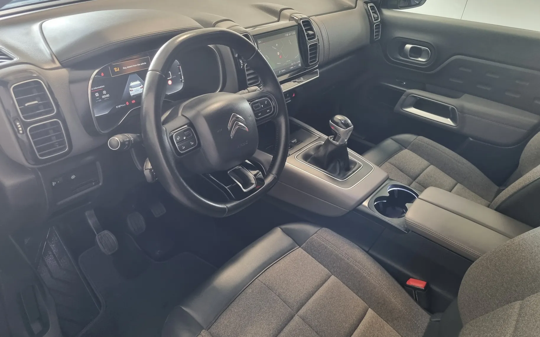Zunanja slika - Citroën C5 - Aircross 1.2 PT Feel - VLEČNA KLJUKA - POTRJENA SERVISNA - 29
