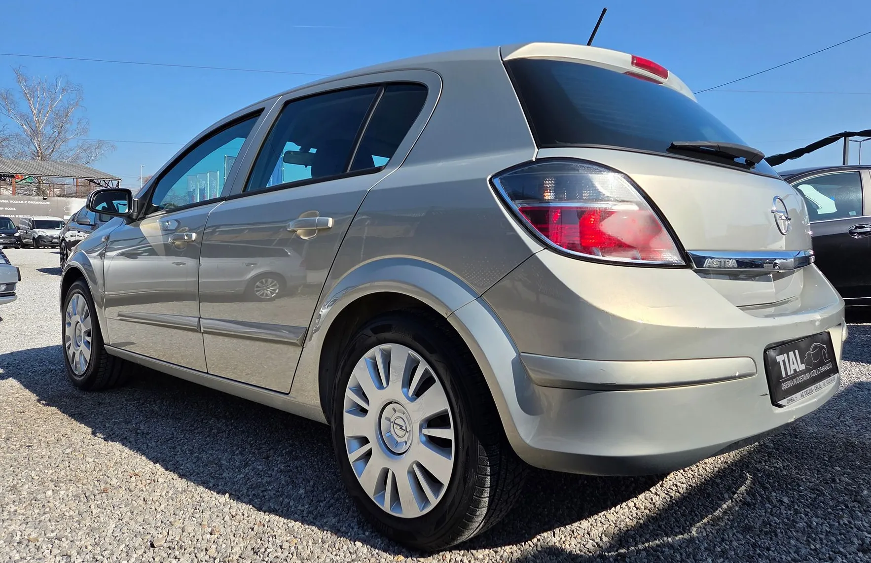 Zunanja slika - Opel Astra - 1.7CDTI-SLO-1LASTNIK-KLIMA-REDNO SERVISIRANA - 7