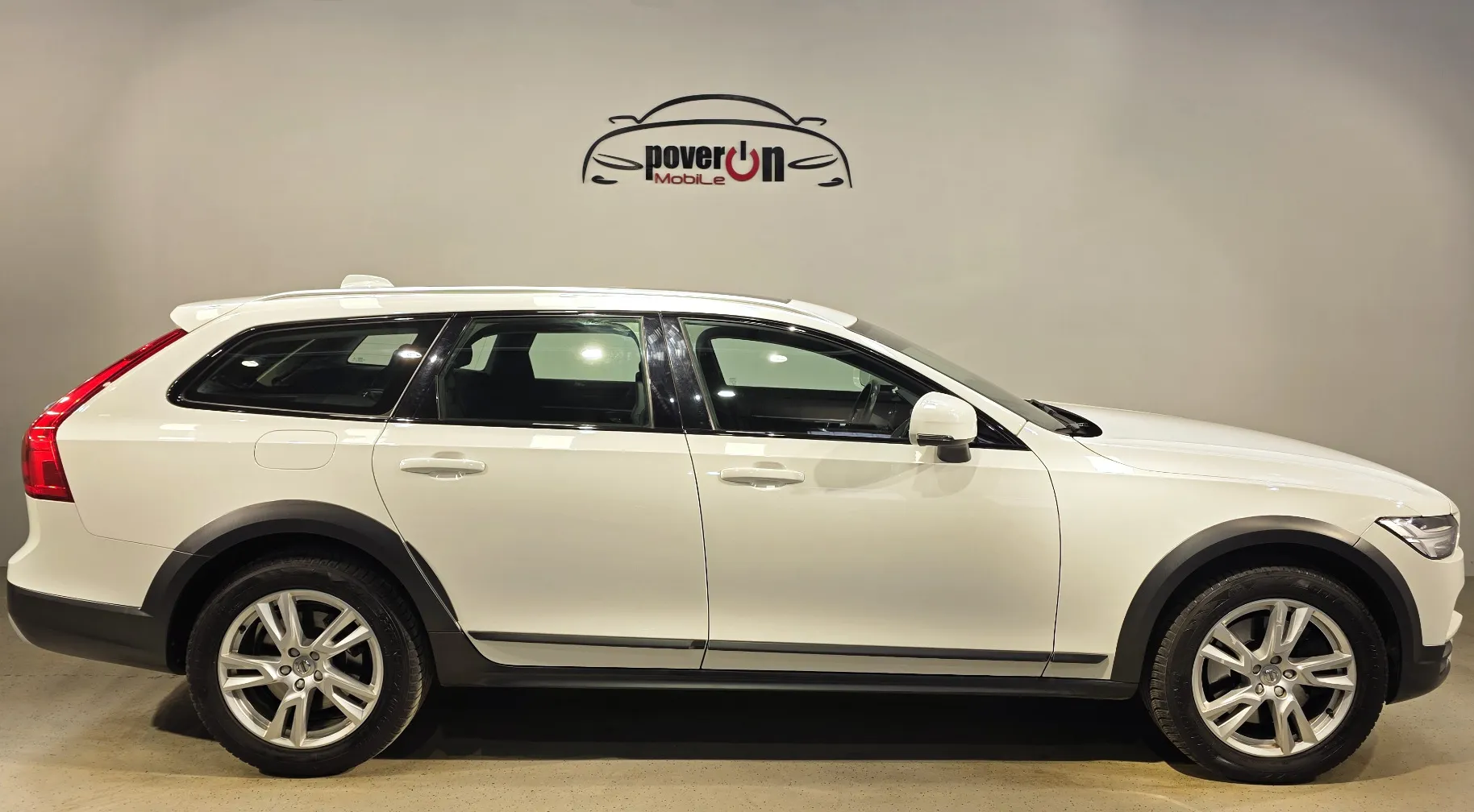 Zunanja slika - Volvo V90 - Cross Country D5 AWD Pro Avt. USNJE PANO ACC LANE LED - 6