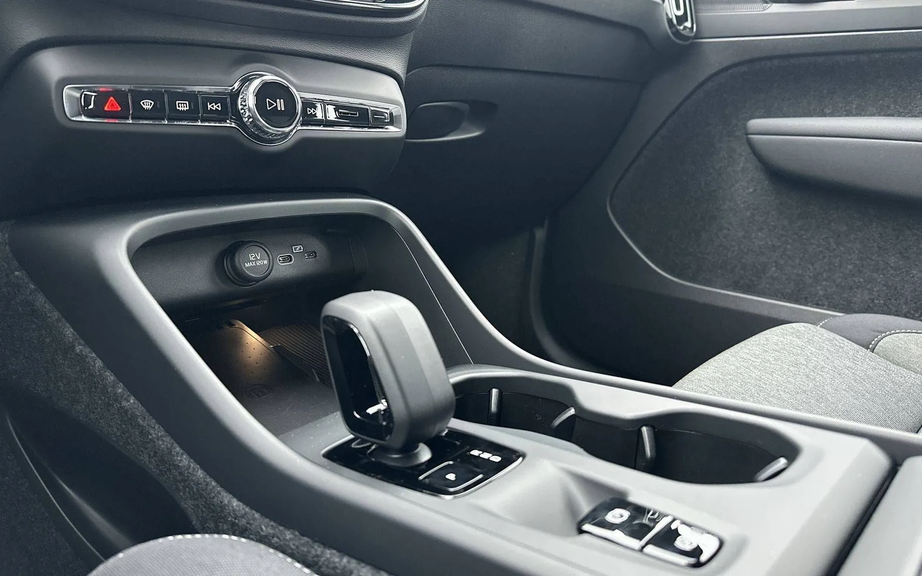 Zunanja slika - Volvo XC40 - B3P Core Avt. - 19