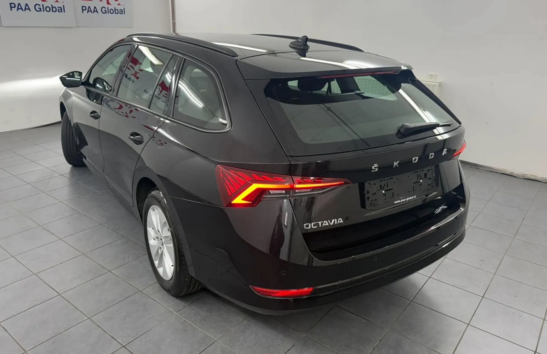 Zunanja slika - Škoda Octavia - Combi 2.0 TDI. DSG.2024 SAMO 89.000 KM - 4