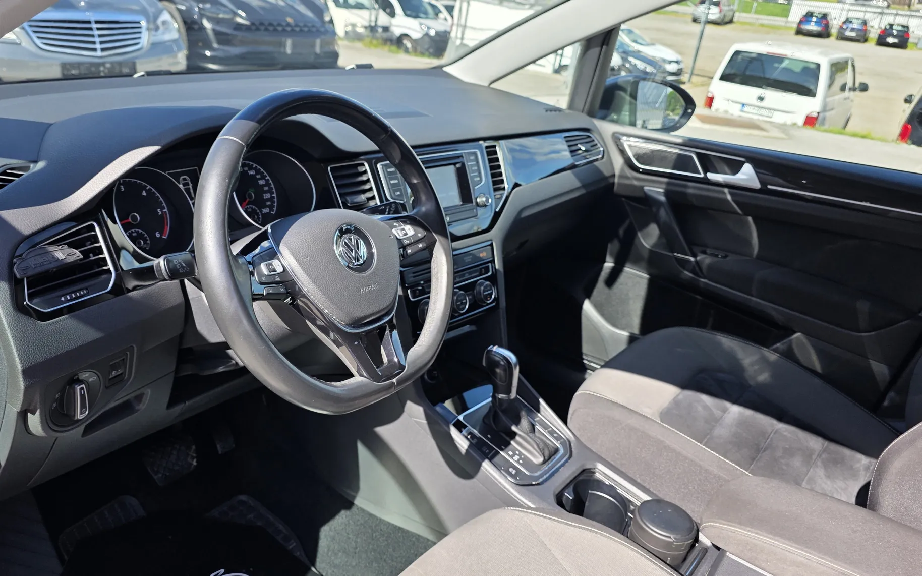 Zunanja slika - Volkswagen Golf - Sportsvan 1,6 TDI BMT DSG 1.LAST SLO PDC TEMP - 7