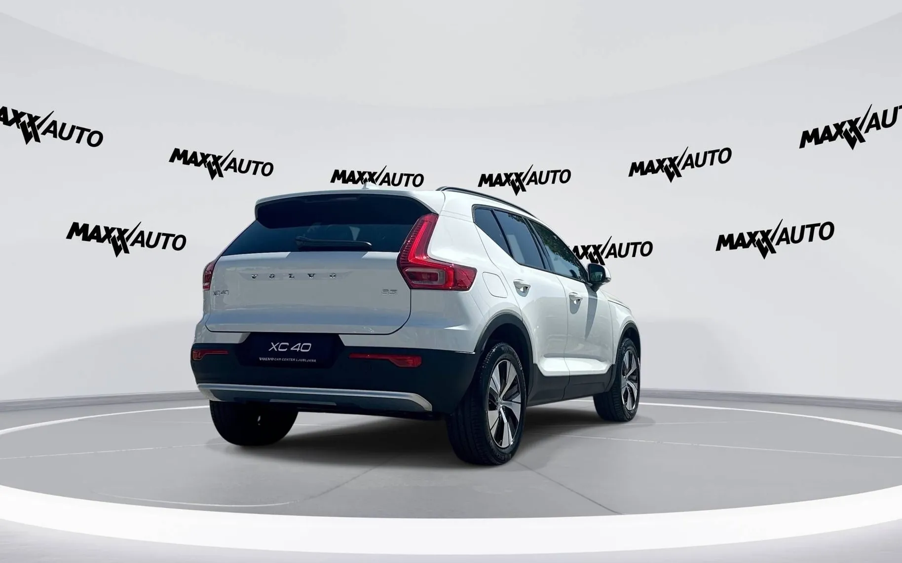 Zunanja slika - Volvo XC40 - B3P Core Avt. - 5