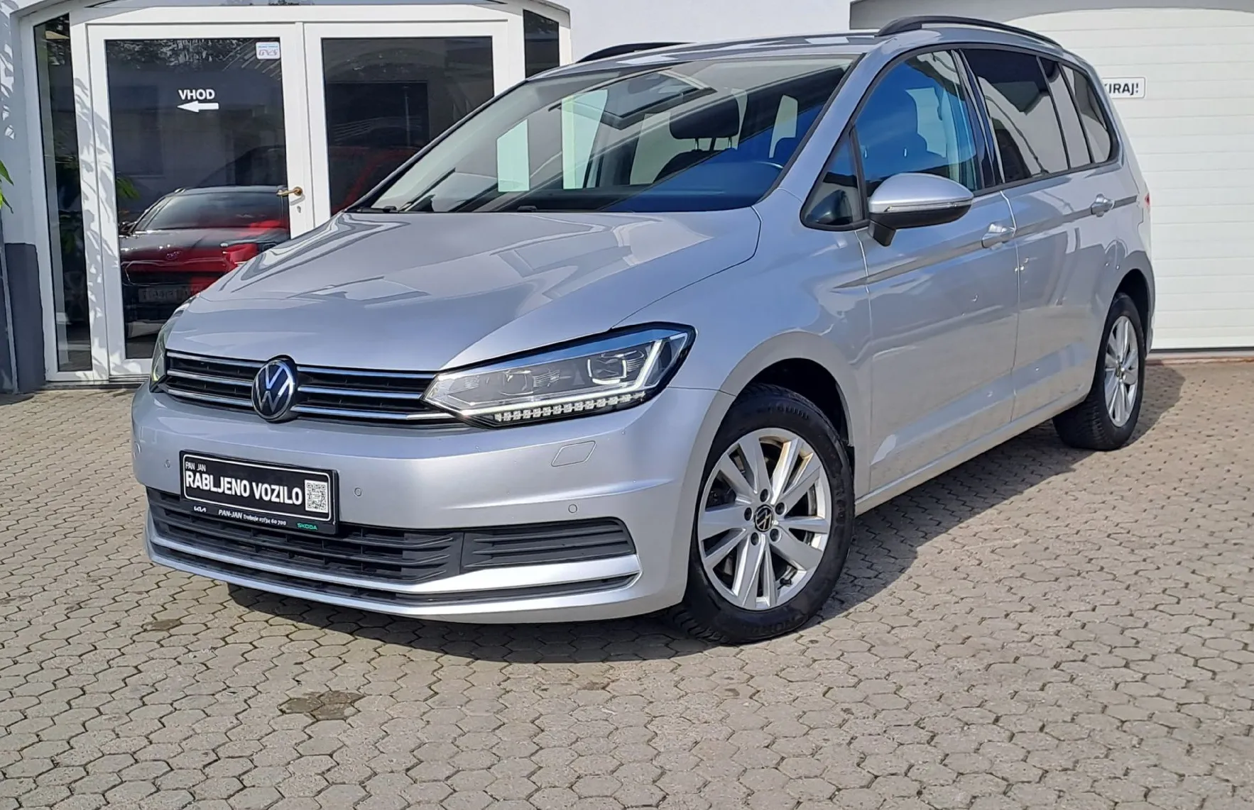 Zunanja slika - Volkswagen Touran - 2.0 TDI BMT Family DSG - 1