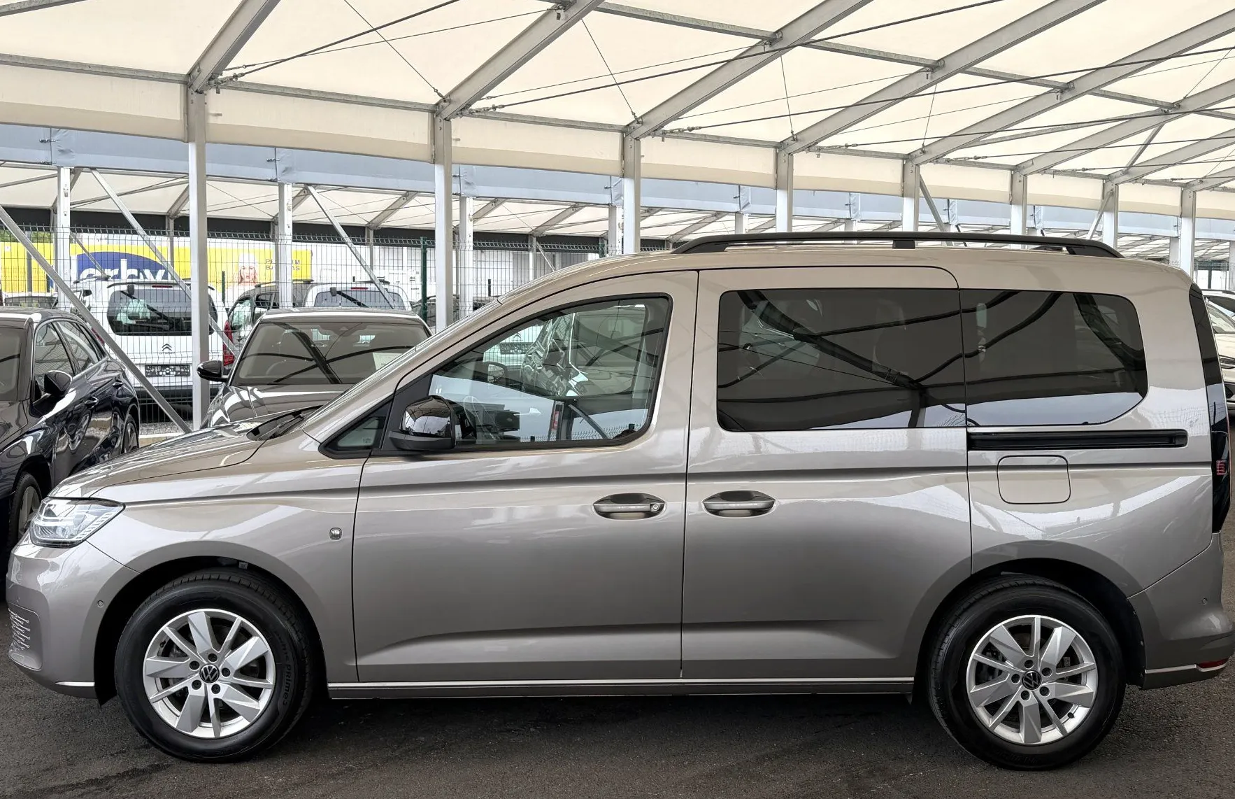 Zunanja slika - Volkswagen Caddy - Life 2.0 TDI-SLO-1.LASTNIK-LED-OGR. SEDEŽA-ACC - 3